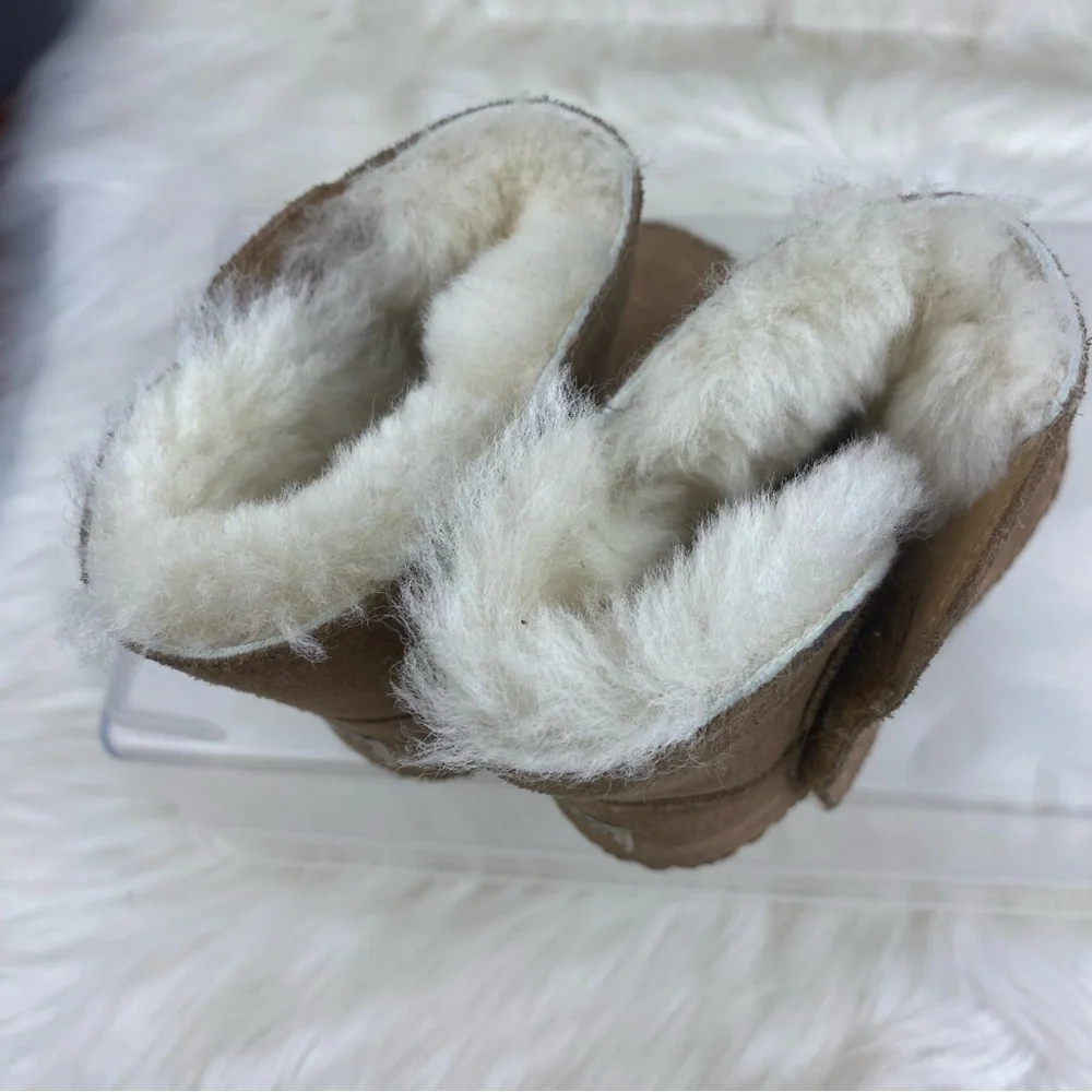 UGG CADEN  SUEDE CHESTNUT BOOTS SIZE 04/05